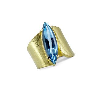 Wafer ring in 18K yellow gold with marquis aqua cabachon