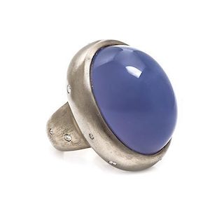An 18 Karat White Gold, Chalcedony and Diamond Ring, 18.90 dwts.