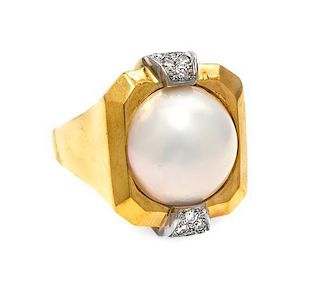 An 18 Karat Yellow Gold, Mabe Pearl and Diamond Ring, R. Stone, 14.50 dwts.