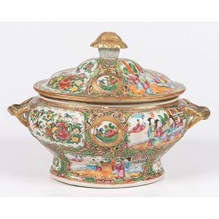 A Chinese Export Rose Medallion Lidded Tureen