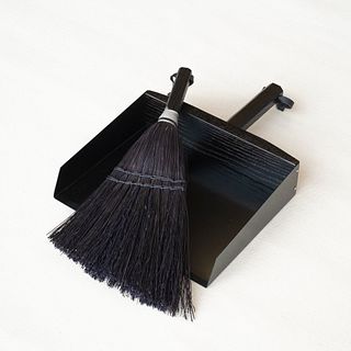 Black Ash Dustpan and Whisk Broom Set