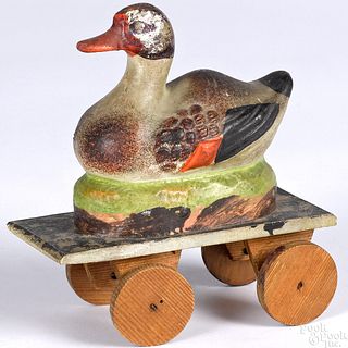 Unusual duck on nest platform pipsqueak toy