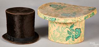 Green and light yellow hat-form wallpaper box
