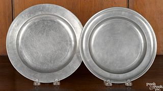 Two New York pewter plates, 18th/19th c.