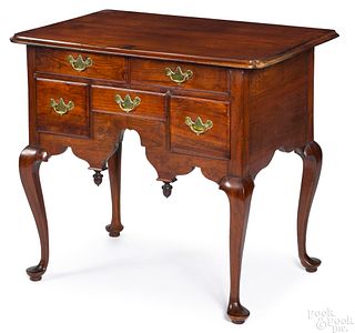 New England Queen Anne walnut dressing table