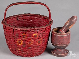 Painted basket, together with a mortar and pestle