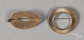 Two 14K gold brooches