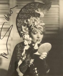 Marlene Dietricht signed photo