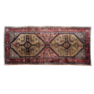 Tapete. Persia, Sarough Sherkat Faish. Siglo XX. Anudado a mano en fibras de lana y algodón. 194 x 190 cm