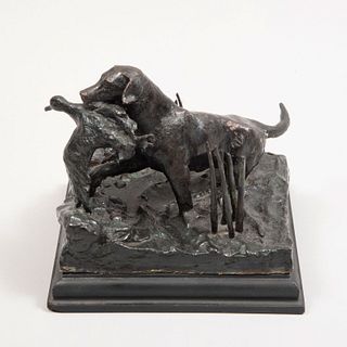 F. Vives. "Perro de caza". Firmada. Escultura en bronce. 15 x 16 x 14 cm