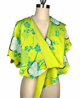 Bright green wrap with cherry blossom and butterflies.