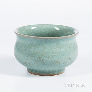 Fish-scale-glazed Celadon Bowl