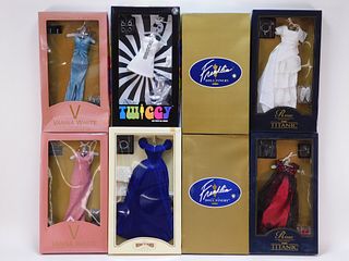 8 The Franklin Mint Company Assorted Doll Clothes