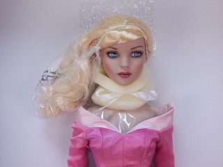 Tonner Walt Disney Showcase Princess Aurora Doll