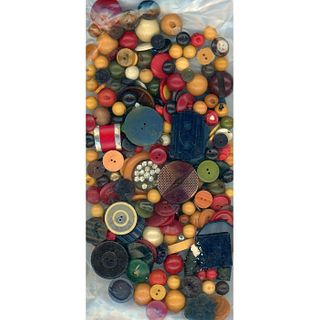A Large Bag Lot Of Chunky Pieces Of Bakelite Buttons
