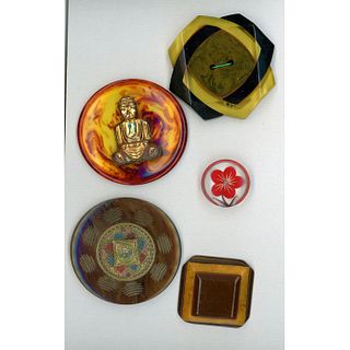 Small Card Of Bakelite And Lucite Buttons