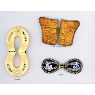 A Small Card Of Assorted Material Buckles