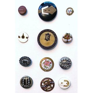 A Small Card Of Assorted Material Buckle Buttons
