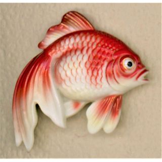 One Division Three Realistic Fish Button