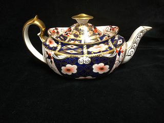 Royal Crown Derby Imari England Porcelain  Tea pot (4 Cups) C.1928