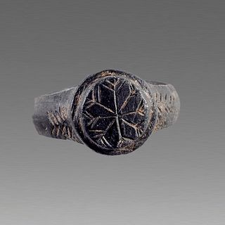 Ancient Byzantine Bronze Ring with Palm/Star c.10th cent AD. 