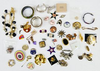LARGE LOT OF ASSORTED VINTAGE COSTUME JEWELRY