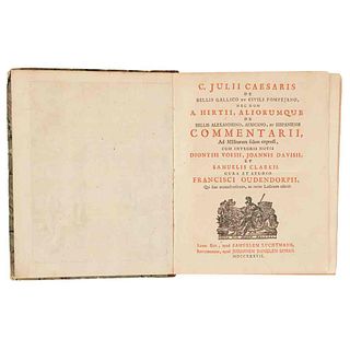 Julio César C. Julii Caesaris De Bellis Gallico et Civili Pompejano nec non A. Hirtii... Rotterodami, 1737. 2 tomos en un vol.