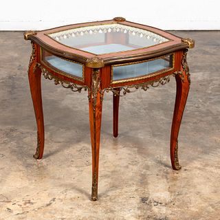 FRENCH LOUIS XV STYLE SQUARE VITRINE TABLE
