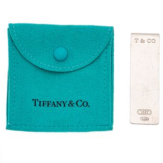 Clip para billetes en plata .925 de la firma Tiffany & Co. coleccion 1937 Funda original. Peso: 25.1 g.