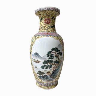 20th Century Chinese Porcelain Vase