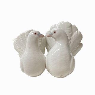 "Couple of Doves" Lladro Figurine