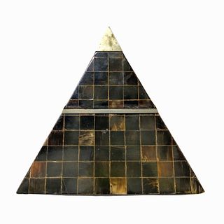 Horn Pyramid