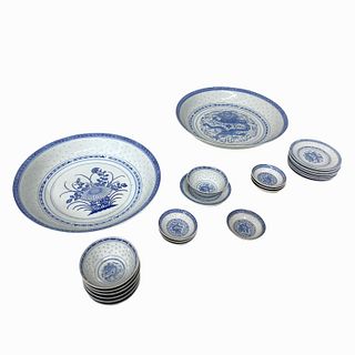 (23) 20th Century Chinese Porcelain Tableware