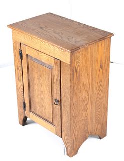 Early 20th Century Quarter Sawn Oak Book Cabinet