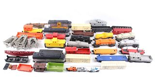 Collection Of Lionel Toy Train Cars & Accessories