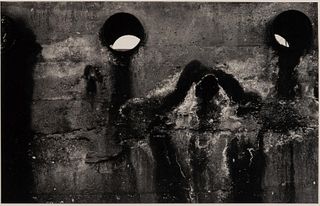 Style of Aaron Siskind
(20th/21st century)
Untitled