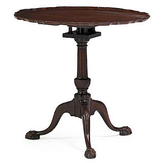 CHIPPENDALE MAHOGANY PIE CRUST TABLE