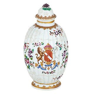 CHINESE EXPORT ARMORIAL PORCELAIN VASE
