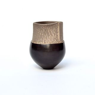 Tiny Pinch Pot with Rain texture