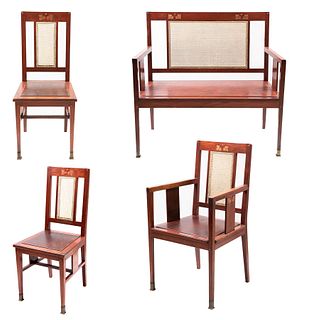 Sala. Siglo XX. En talla de madera y respaldos en bejuco. Consta de: banca tú y yo, sillón y par de sillas. Piezas: 4.