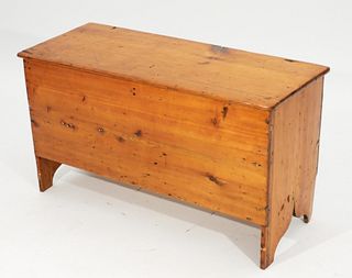 19C. American 6 Board Pine Small Blanket Chest