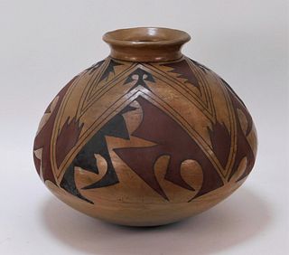 Large Zuni Pueblo Native American Decorated Pot