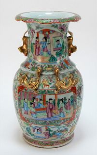 19C Chinese Rose Medallion Table Vase