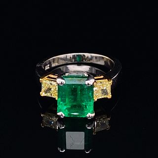 18k Colombia Emerald Yellow Diamond Ring