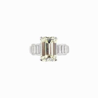 5.00ct Emerald Cut Diamond Set In 18K