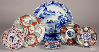 Six pieces of Imari porcelain