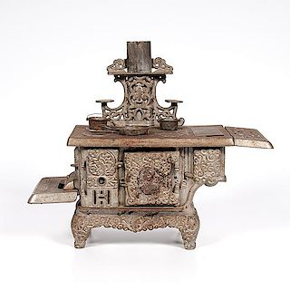 Queen Child's Stove and Accessories 