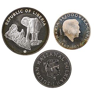 WORLD COMMEMORATIVE COINS AND SETS