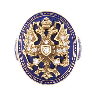 A RUSSIAN GOLD, DIAMOND AND ENAMEL RING, CIRCA 1908-1917