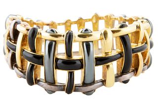 AN 18KT GOLD AND ENAMEL WOVEN BRACELET, ANGELA CUMMINGS FOR TIFFANY & CO., CIRCA 1980S